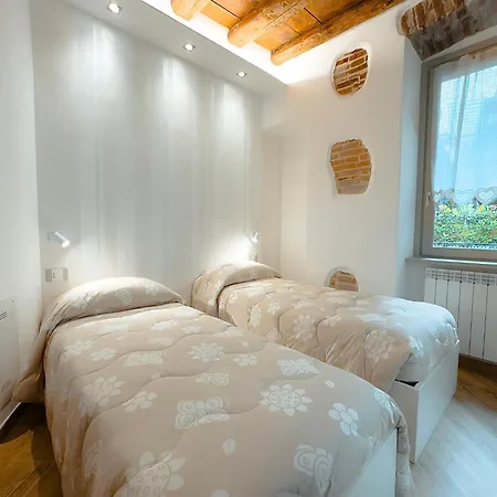 Lägenhet Lovely Bergamo